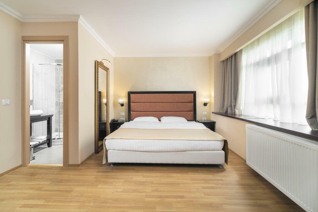 Moxa Boutique 4*